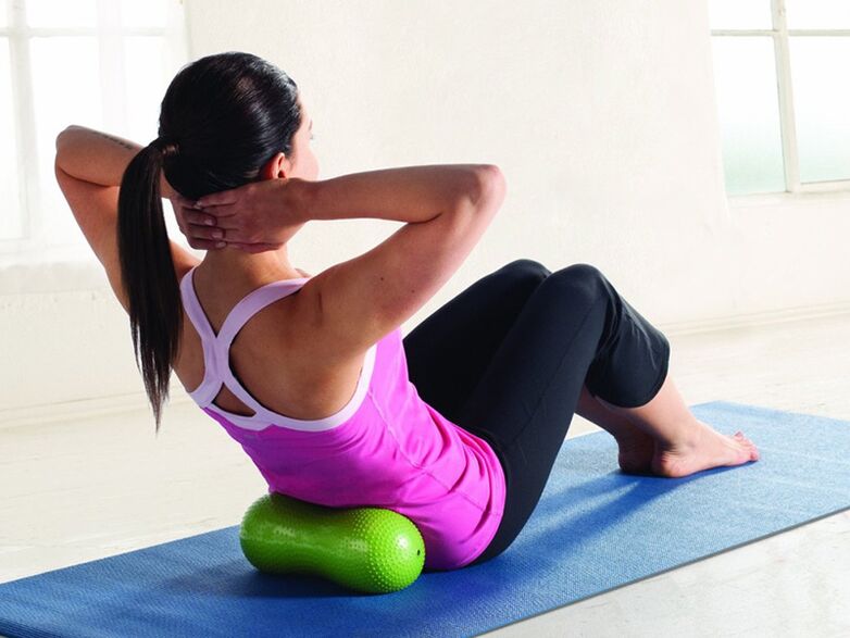 Fóra do período de exacerbación da osteocondrose cervical, recoméndanse exercicios terapéuticos.